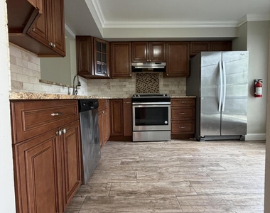 155 Tanglewood Place - Photo Thumbnail 8