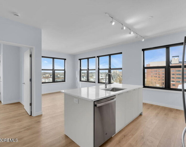 1150 Kingsley Street - Photo Thumbnail 5