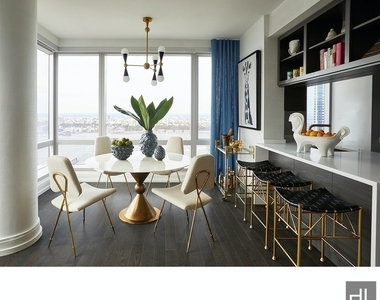 Tenth Avenue - Photo Thumbnail 4