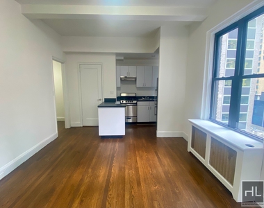 East 46 Street - Photo Thumbnail 1
