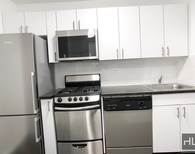 E 82 St - Photo Thumbnail 2