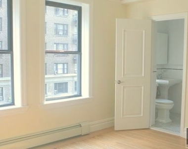 West 79 Street - Photo Thumbnail 1