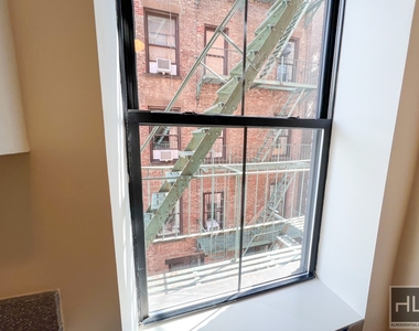 West 72 Street - Photo Thumbnail 4