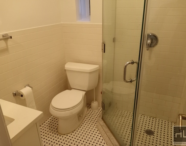 West 72 Street - Photo Thumbnail 2