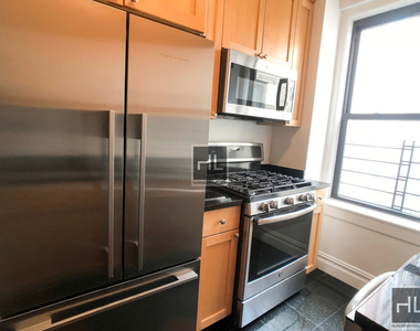 East 80th Street - Photo Thumbnail 2