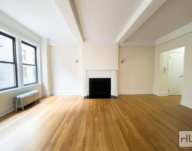 East 80th Street - Photo Thumbnail 1