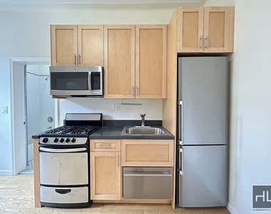 West 72 Street - Photo Thumbnail 2