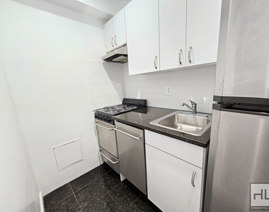 West 73rd Street - Photo Thumbnail 2