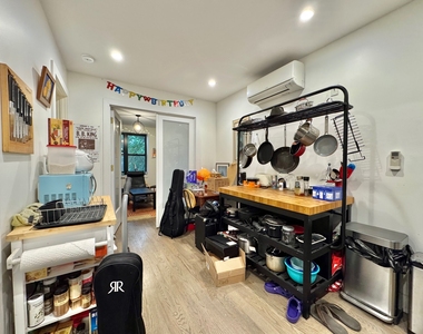 824 St Johns Place - Photo Thumbnail 6