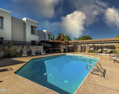 4120 N 78th Street - Photo Thumbnail 2