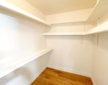 6816 E Kings Avenue - Photo Thumbnail 12