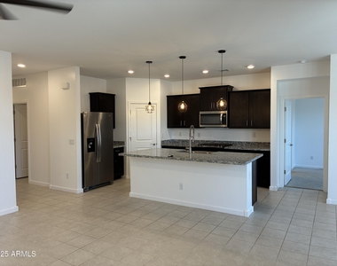19913 W Palo Verde Drive - Photo Thumbnail 12