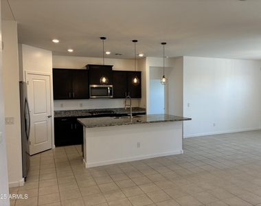 19913 W Palo Verde Drive - Photo Thumbnail 14