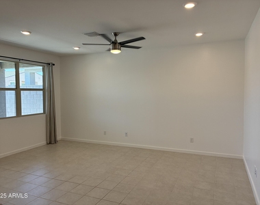 19913 W Palo Verde Drive - Photo Thumbnail 9