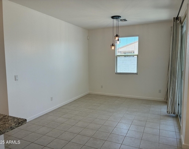 19913 W Palo Verde Drive - Photo Thumbnail 18