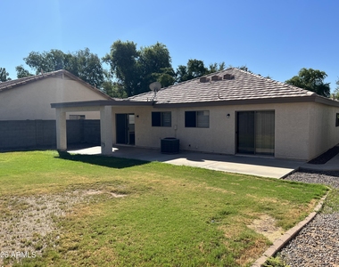 434 W Fabens Lane - Photo Thumbnail 4