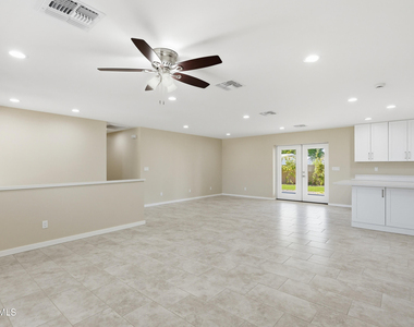 2329 E Enrose Street - Photo Thumbnail 12