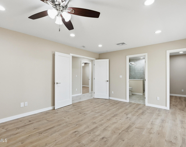 2329 E Enrose Street - Photo Thumbnail 23