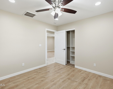 2329 E Enrose Street - Photo Thumbnail 20