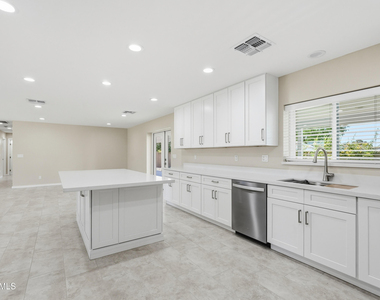 2329 E Enrose Street - Photo Thumbnail 16