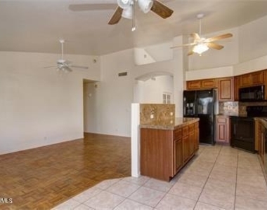 6607 N 89th Avenue - Photo Thumbnail 3