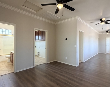 17738 N Carmen Avenue - Photo Thumbnail 12