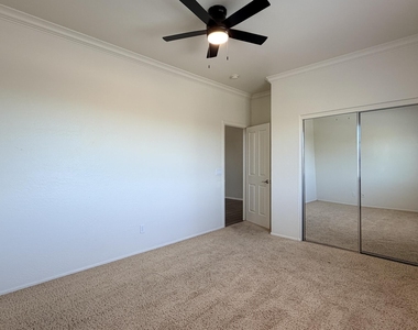 17738 N Carmen Avenue - Photo Thumbnail 15