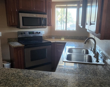 835 N Granite Reef Road - Photo Thumbnail 3