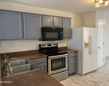 25822 W Satellite Lane - Photo Thumbnail 2