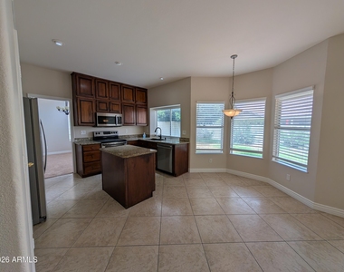 15219 S 47th Street - Photo Thumbnail 10