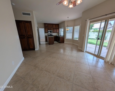 15219 S 47th Street - Photo Thumbnail 12