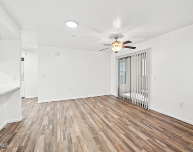 3065 N 67th Avenue - Photo Thumbnail 5