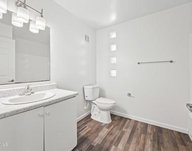 3065 N 67th Avenue - Photo Thumbnail 21