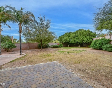 26435 N 42nd Place - Photo Thumbnail 35