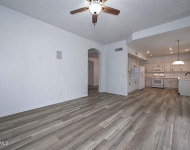 26435 N 42nd Place - Photo Thumbnail 45