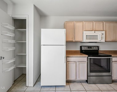 3057 W Lucia Drive - Photo Thumbnail 6