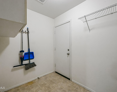 3057 W Lucia Drive - Photo Thumbnail 17
