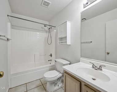 3057 W Lucia Drive - Photo Thumbnail 16