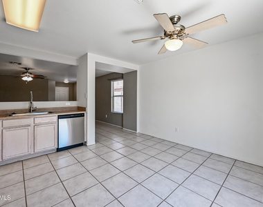 3057 W Lucia Drive - Photo Thumbnail 7