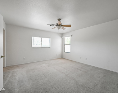 3057 W Lucia Drive - Photo Thumbnail 8