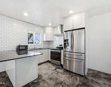 3615 N 15th Avenue - Photo Thumbnail 2