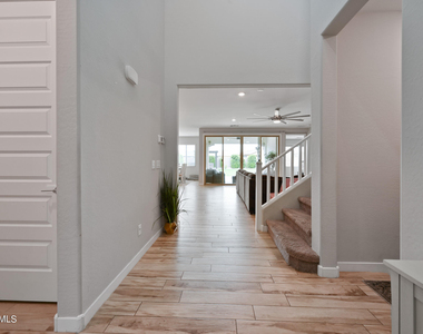 10104 E Gamma Avenue - Photo Thumbnail 2