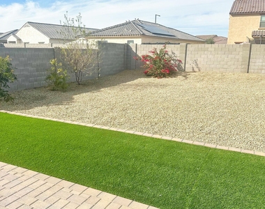 24588 W Flores Drive - Photo Thumbnail 21