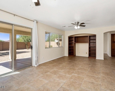 3064 S 258th Avenue - Photo Thumbnail 1