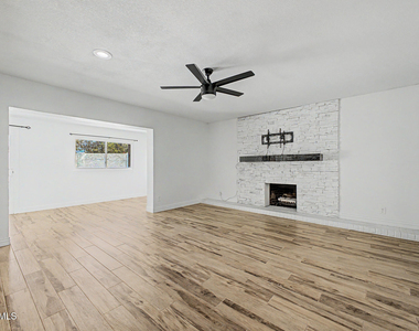 5228 E Karen Drive - Photo Thumbnail 10