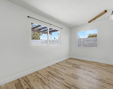 5228 E Karen Drive - Photo Thumbnail 13