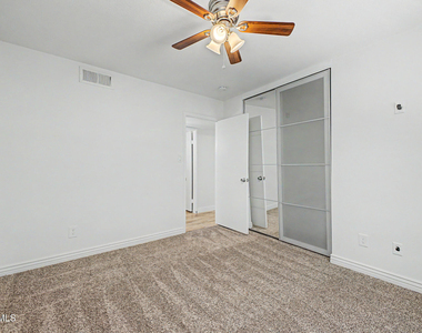 5228 E Karen Drive - Photo Thumbnail 30