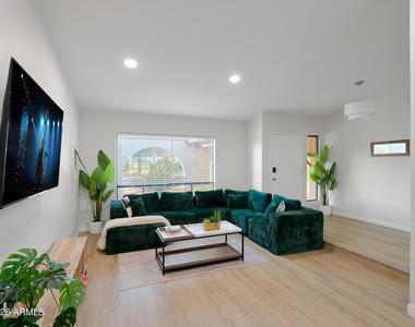 2331 E Sunnyside Drive - Photo Thumbnail 12
