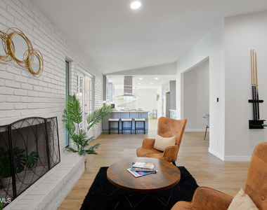 2331 E Sunnyside Drive - Photo Thumbnail 15