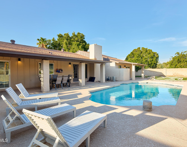 2331 E Sunnyside Drive - Photo Thumbnail 7